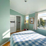 Kingfisher Cottage Master Bedroom & Ensuite toilet
